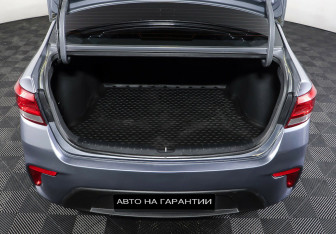 Подержанный автомобиль Kia Rio Sedan 2019 года (18 фото)
