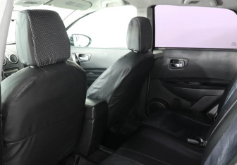 Подержанный автомобиль Nissan Qashqai 2011 года (12 фото)