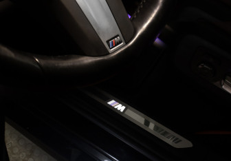 Подержанный автомобиль BMW X7 2023 года (26 фото)