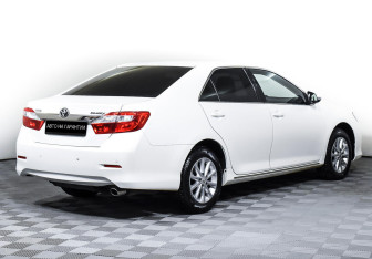 Подержанный автомобиль Toyota Camry Sedan 2014 года (5 фото)