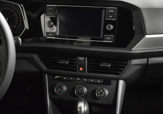 Подержанный автомобиль Volkswagen Jetta Sedan 2020 года (15 фото)