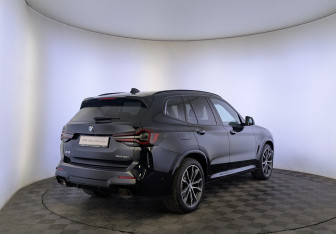 Подержанный автомобиль BMW X3 2024 года (5 фото)