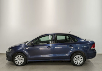 Подержанный автомобиль Volkswagen Polo Sedan 2014 года (8 фото)