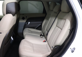 Подержанный автомобиль Land Rover Range Rover Sport 2020 года (10 фото)