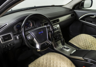 Подержанный автомобиль Volvo XC70 2010 года (9 фото)