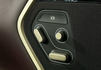 Подержанный автомобиль Avatr 11 2023 года (16 фото)