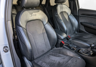 Подержанный автомобиль Audi Q3 2017 года (22 фото)