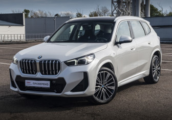 Подержанный автомобиль BMW X1 2025 года (1 фото)