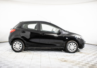 Подержанный автомобиль Mazda 2 Hatchback 2011 года (4 фото)