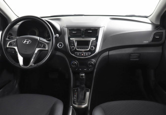 Подержанный автомобиль Hyundai Solaris Sedan 2015 года (6 фото)