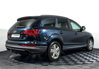 Подержанный автомобиль Audi Q7 2011 года (5 фото)