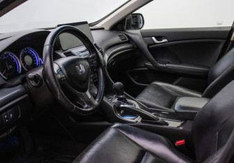 Подержанный автомобиль Honda Accord Sedan 2012 года (10 фото)