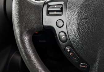 Подержанный автомобиль Nissan Qashqai 2012 года (26 фото)