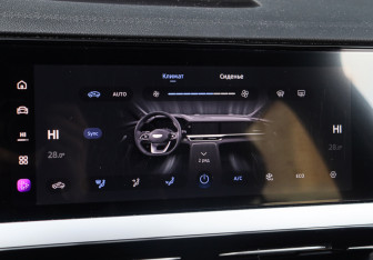 Подержанный автомобиль Geely Monjaro 2025 года (30 фото)