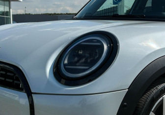 Подержанный автомобиль MINI Hatch 2025 года (22 фото)