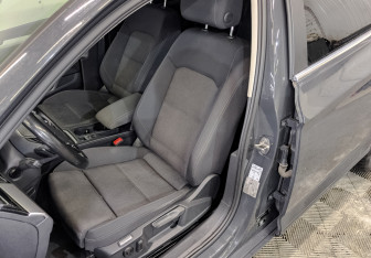 Подержанный автомобиль Volkswagen Passat Sedan 2018 года (20 фото)