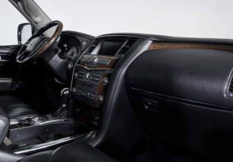 Подержанный автомобиль Infiniti QX56 2013 года (9 фото)