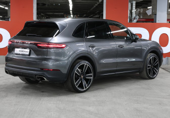 Подержанный автомобиль Porsche Cayenne 2019 года (5 фото)