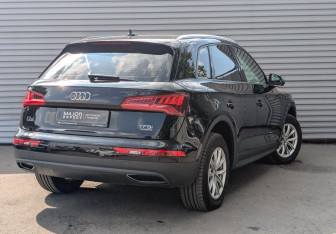 Подержанный автомобиль Audi Q5 2017 года (5 фото)