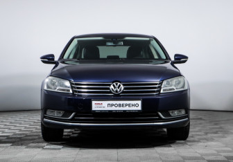 Подержанный автомобиль Volkswagen Passat Sedan 2011 года (2 фото)