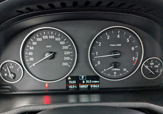 Подержанный автомобиль BMW X3 2015 года (16 фото)