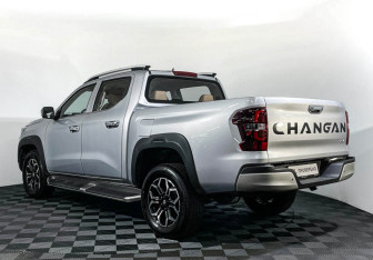 Подержанный автомобиль Changan Hunter Plus 2024 года (7 фото)