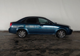 Подержанный автомобиль Chevrolet Lacetti Sedan 2007 года (7 фото)