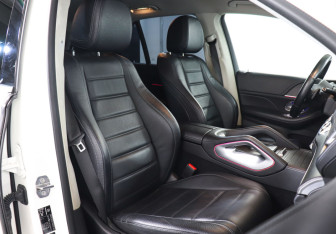 Подержанный автомобиль Mercedes-Benz GLE 2020 года (16 фото)