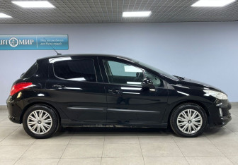 Подержанный автомобиль Peugeot 308 Hatchback 2010 года (4 фото)