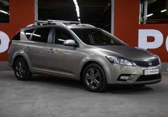 Подержанный автомобиль Kia Ceed Wagon 2011 года (3 фото)