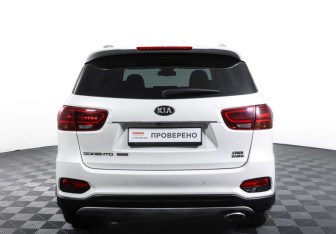 Подержанный автомобиль Kia Sorento 2019 года (6 фото)