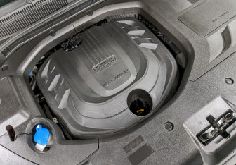 Подержанный автомобиль Geely Atlas Pro 2023 года (9 фото)