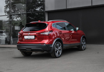 Подержанный автомобиль Nissan Qashqai 2022 года (4 фото)