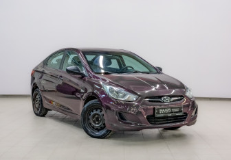 Подержанный автомобиль Hyundai Solaris Sedan 2012 года (3 фото)