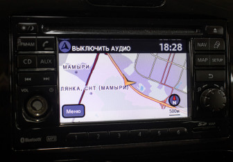 Подержанный автомобиль Nissan Juke 2012 года (18 фото)