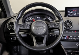 Подержанный автомобиль Audi A3 Sedan 2019 года (21 фото)