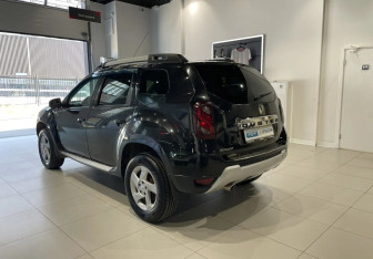 Подержанный автомобиль Renault Duster 2015 года (6 фото)