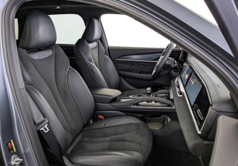 Подержанный автомобиль Geely Monjaro 2024 года (24 фото)