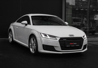 Подержанный автомобиль Audi TT Coupe 2015 года (3 фото)