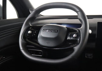 Подержанный автомобиль Omoda C7 2025 года (15 фото)