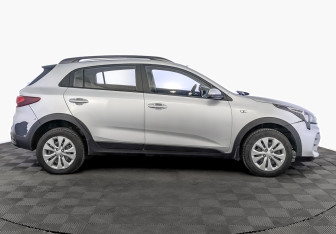 Подержанный автомобиль Kia Rio Hatchback 2021 года (4 фото)