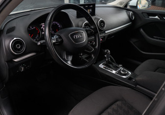 Подержанный автомобиль Audi A3 Sedan 2015 года (12 фото)