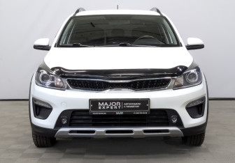 Подержанный автомобиль Kia Rio Hatchback 2020 года (2 фото)