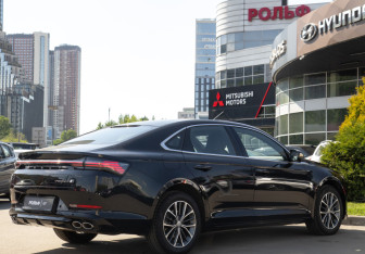 Подержанный автомобиль Geely Preface 2024 года (4 фото)