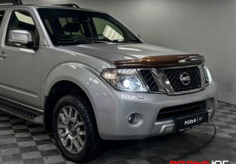 Подержанный автомобиль Nissan Pathfinder 2010 года (24 фото)