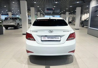 Подержанный автомобиль Hyundai Solaris Sedan 2014 года (5 фото)