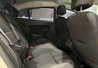 Подержанный автомобиль Renault Fluence 2014 года (14 фото)