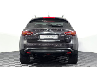 Подержанный автомобиль Infiniti FX 2009 года (6 фото)