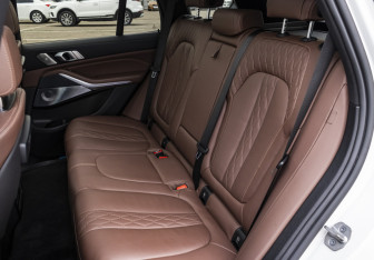 Подержанный автомобиль BMW X5 2021 года (17 фото)