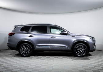 Подержанный автомобиль Chery Tiggo 8 Pro 2022 года (4 фото)